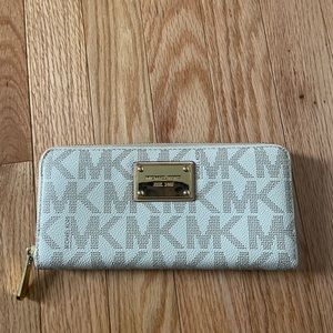 Michael Kors white leather wallet